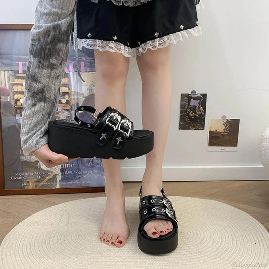 Rebellious Rivet Platform Gothic Sandal Black / 35