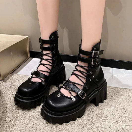 Synthetic Leather Gothic Stud Sandal Black / 35