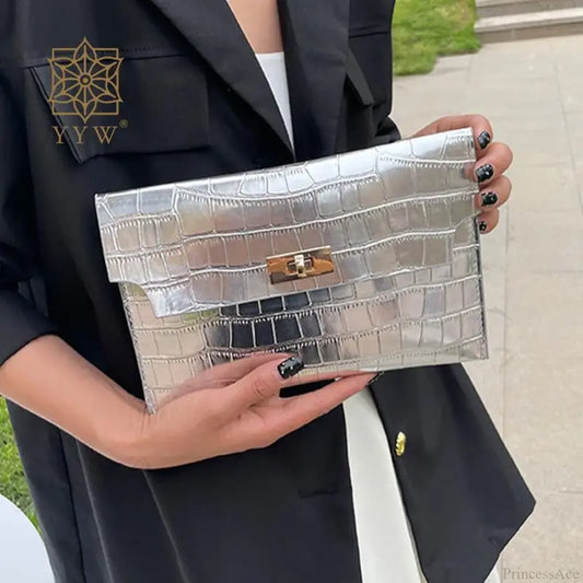 Thin Envelope Crocodile Pattern Wristlet wristlet-250126