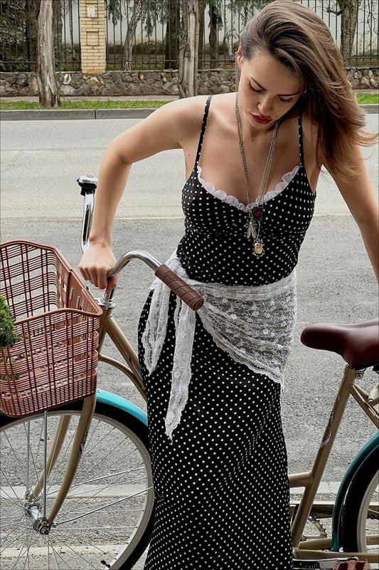 Camisole-Maxikleid mit Spitzenbesatz und Punkten