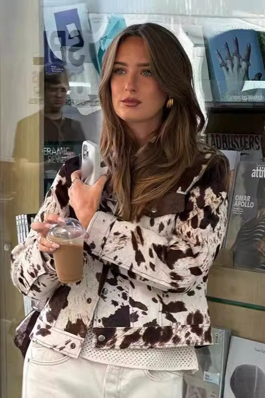 Lässiger Mantel mit bedrucktem Hemdkragen