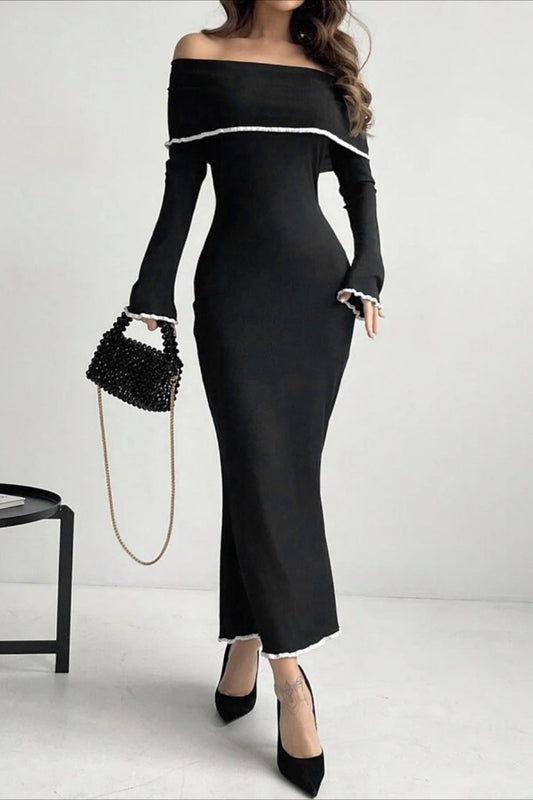 Schulterfreies, langärmeliges Strickkleid