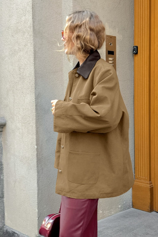 Lässige braune Patchworkjacke