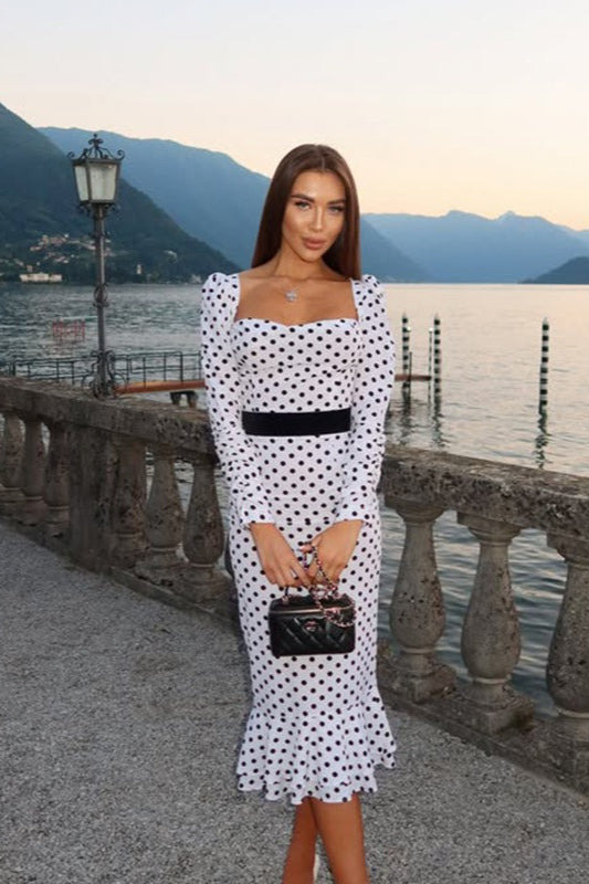 Elegantes Maxikleid mit gepunktetem Meerjungfrauensaum