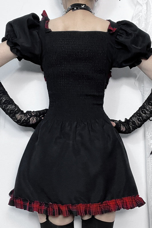 Dunkel kariertes Gothic-Kleid