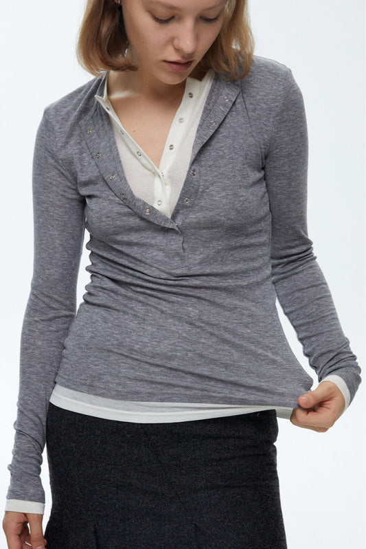 Stricktop mit Knopfdetails, Lagenlook und langen Ärmeln