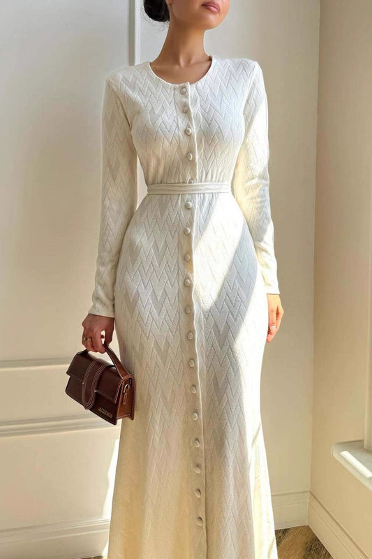 Strickkleid mit Rundhalsausschnitt und Knöpfen