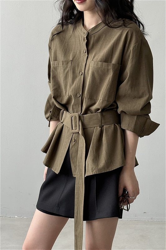 Vintage-Bluse mit taillierter Taille und Gürtel