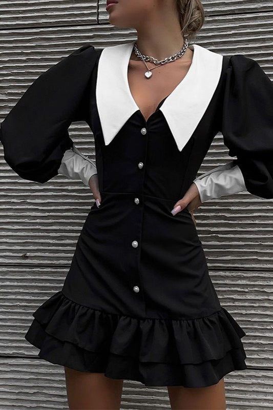 Elegantes, figurbetontes Minikleid mit Farbblock-Design und Kragen