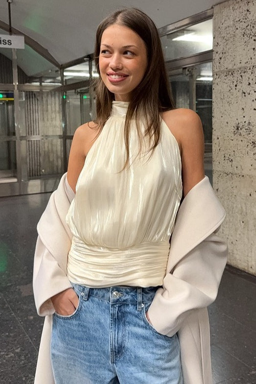 Metallic Neckholder-Tanktop mit asymmetrischem Schnitt