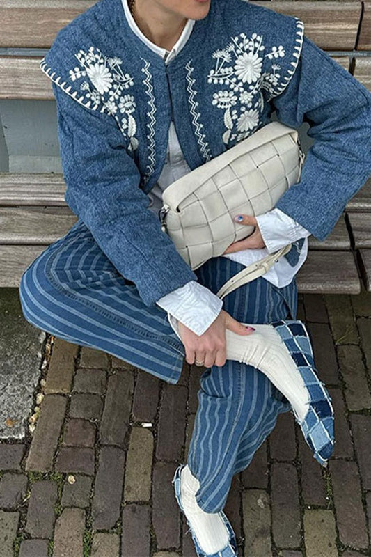 Blauer Baumwollmantel mit Blumenmuster