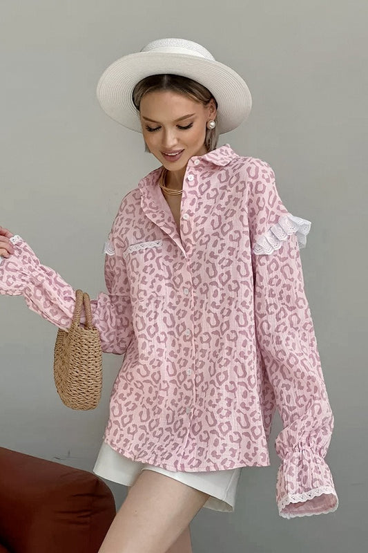 Rosa Bluse mit Leopardenmuster und Rüschen