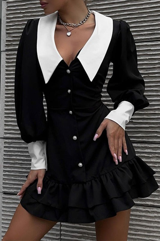 Elegantes, figurbetontes Minikleid mit Farbblock-Design und Kragen