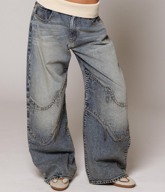 Verwaschene blaue Vintage-Jeans