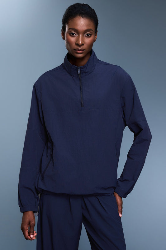 Sportliches, locker geschnittenes Sweatshirt mit halbem Reißverschluss