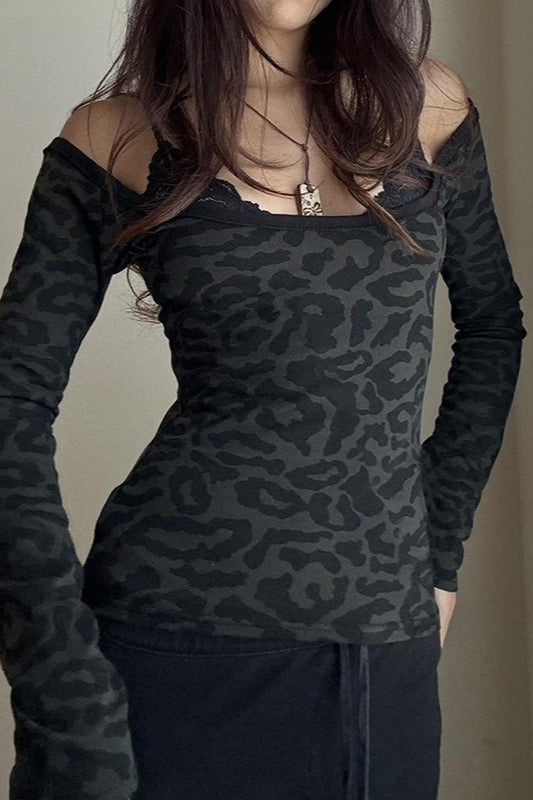 Schulterfreie Bluse mit Leopardenmuster