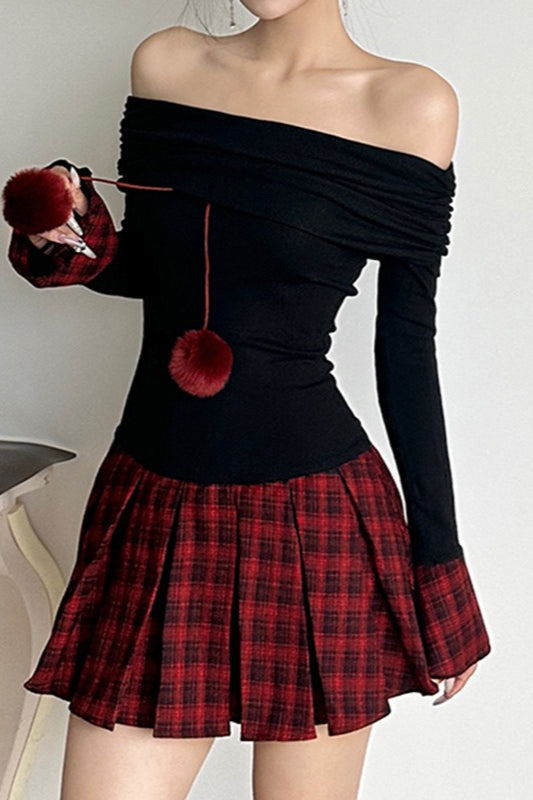 Schulterfreies, kariertes Minikleid mit Bündchen und Pompons im Color-Block-Design