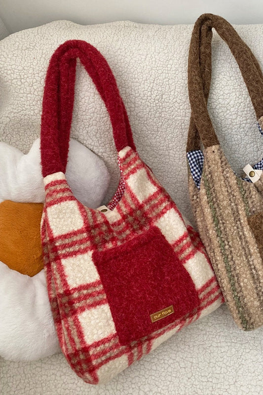 Weihnachtsrote karierte Tragetasche mit Kunstfellbesatz, Schultertasche