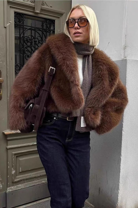 Retro-Mantel aus einfarbigem Plüsch, warm, mit kurzem Reverskragen