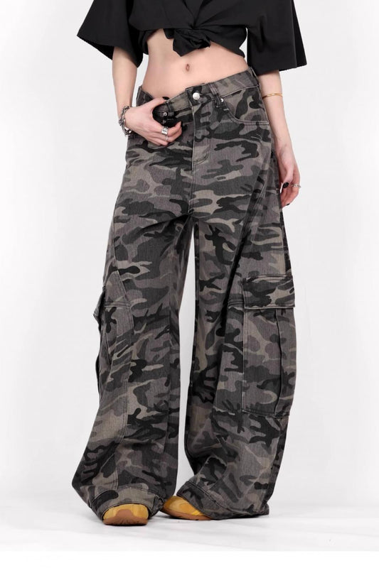 Vintage-Cargohose mit weitem Bein und Camouflage-Muster