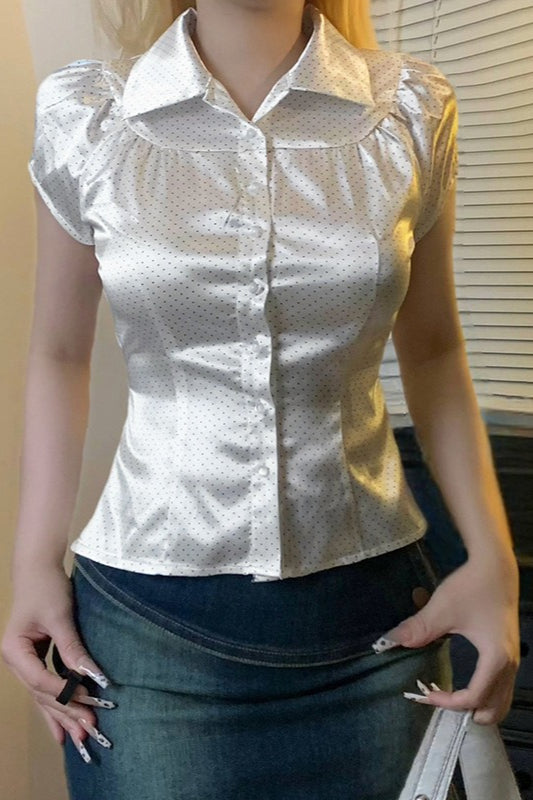 Satinbluse mit Polka Dots und kurzen Ärmeln