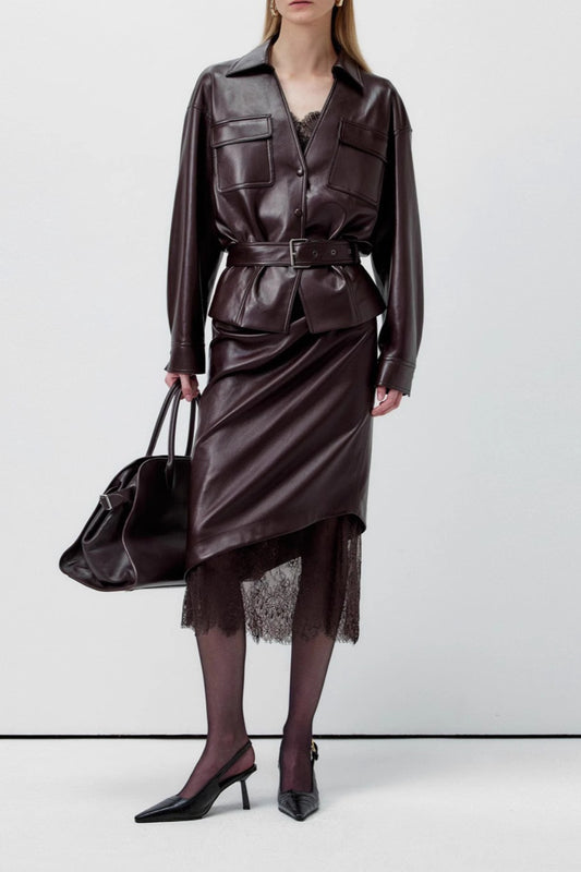 Eleganter Lederrock mit Spitzenbesatz