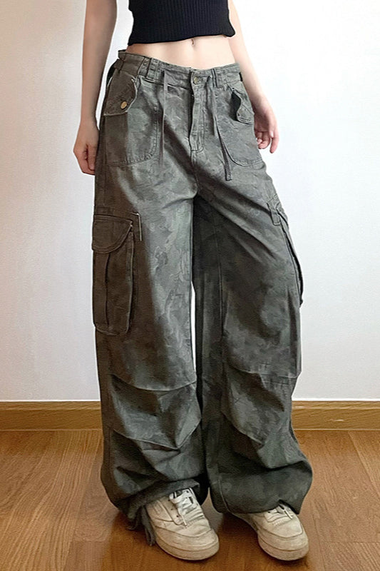 Vintage-Cargohose mit weitem Bein und Camouflage-Muster