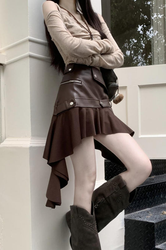 Asymmetrischer Rüschenrock in A-Linie aus PU-Leder