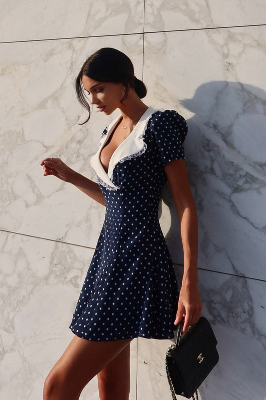 Vintage Minikleid mit Spitzenbesatz, Polka-Dots und V-Ausschnitt, tailliert