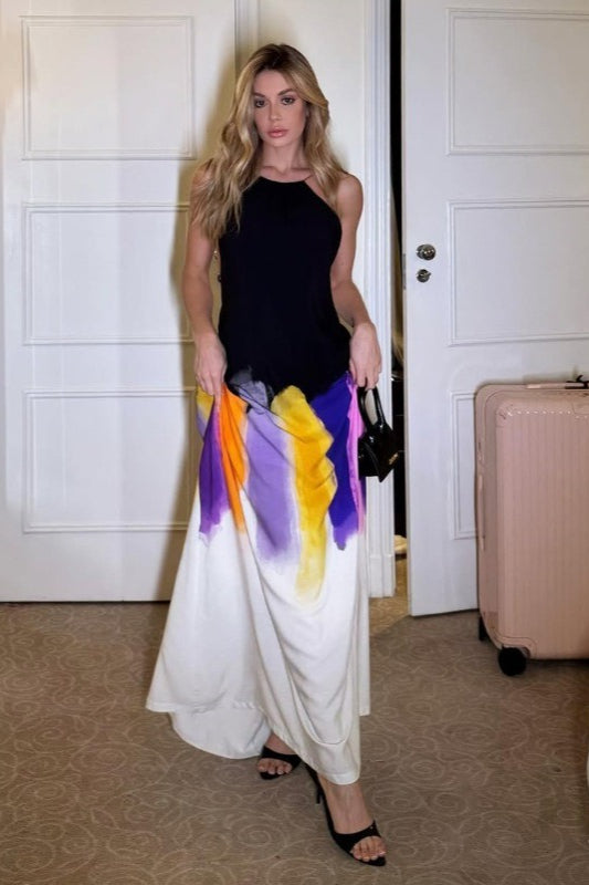 Bemaltes, ärmelloses, rückenfreies, figurbetontes Maxikleid mit Bindeband