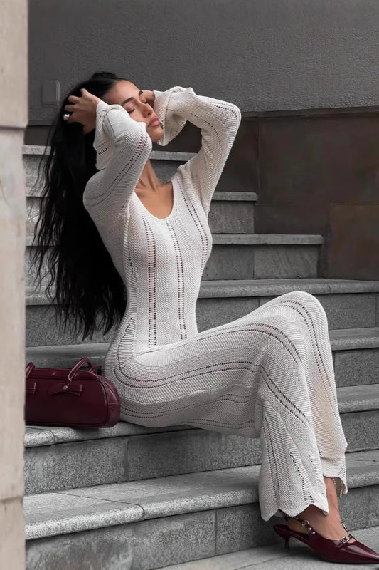 Strickkleid mit V-Ausschnitt, ausgestellten Ärmeln und ausgehöhltem Maxikleid mit Hüftwickel 