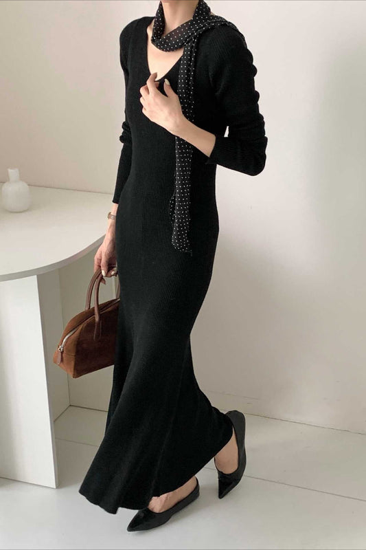 Wollpulloverkleid mit V-Ausschnitt