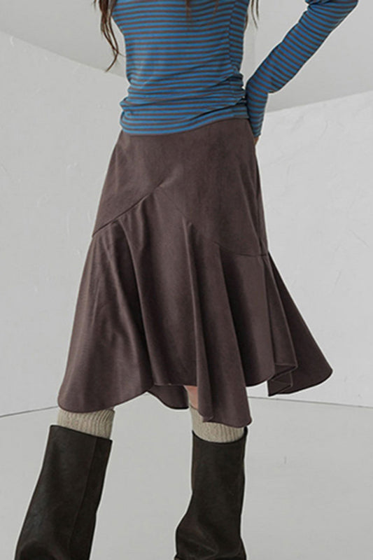 Asymmetrischer drapierter Midirock