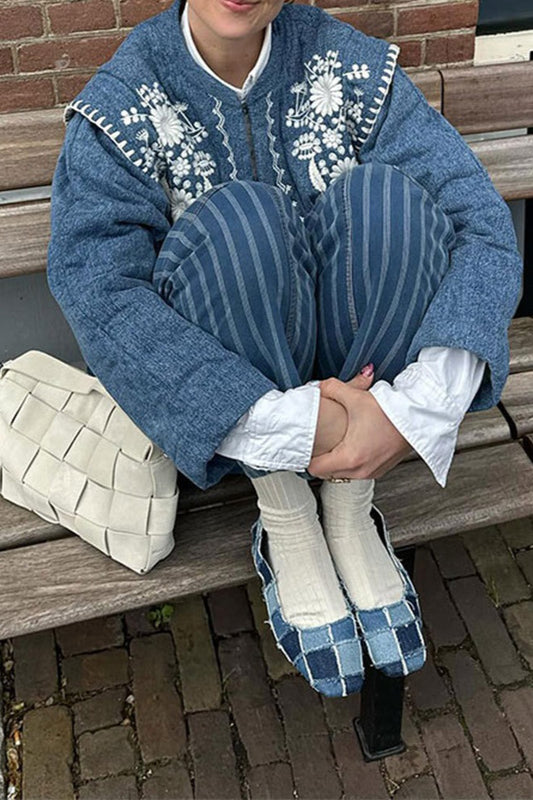 Blauer Baumwollmantel mit Blumenmuster