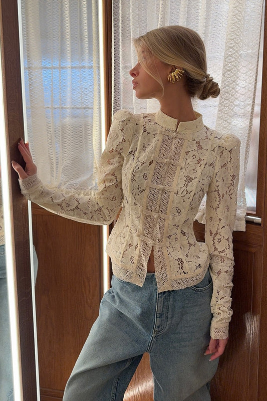 Cardigan mit Stehkragen, Froschknopfleiste und Spitzenausschnitten im Soft-Style
