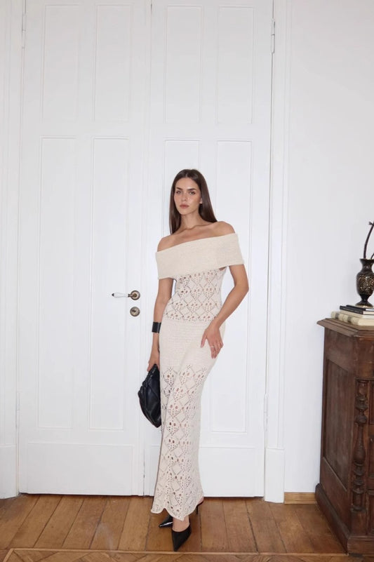 Tailliertes, schulterfreies, figurbetontes Boho-Kleid aus Strick
