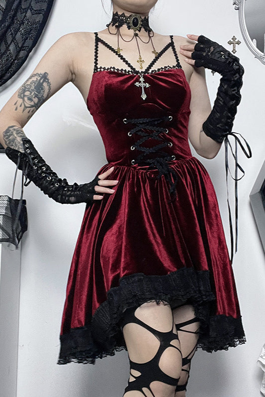 Gothic-Kleid aus Samt mit Bindegürtel
