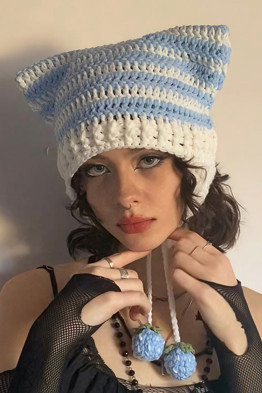 Strickmütze mit Fuchsohren, Farbblockstreifen und Bommel