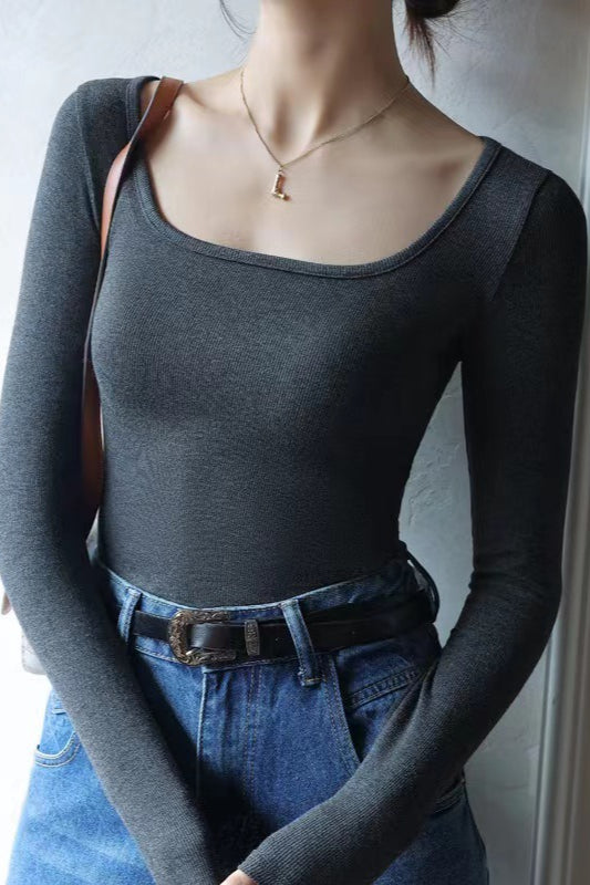 Stricktop mit eckigem Ausschnitt und geripptem Streifeneinsatz