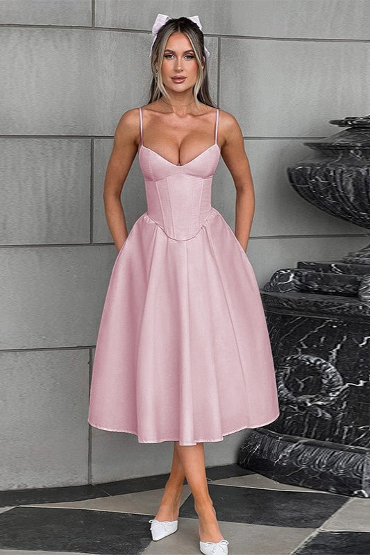 Ärmelloses, figurbetontes Maxikleid mit V-Ausschnitt und Gürtel