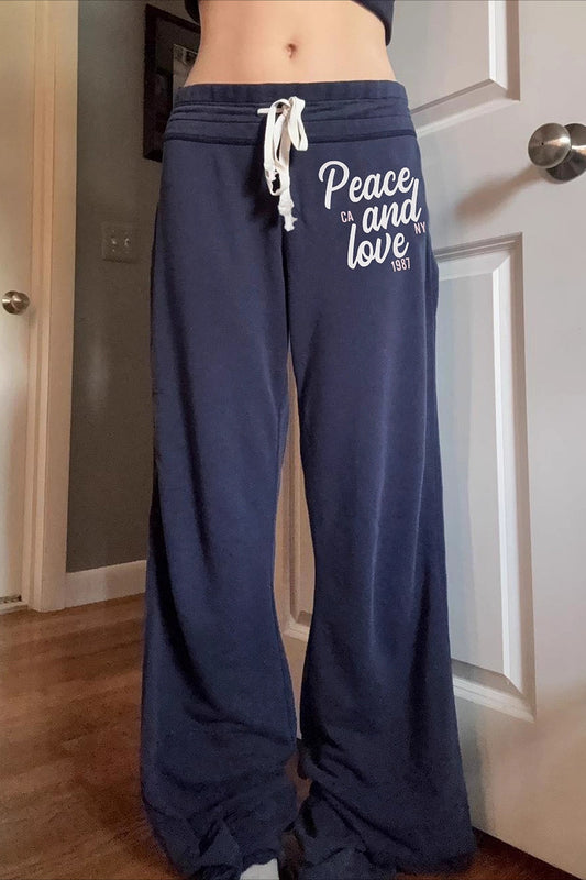 Schicke Hose mit kontrastierendem Buchstabenprint, elastischem Bund und lockerem, geradem Schnitt