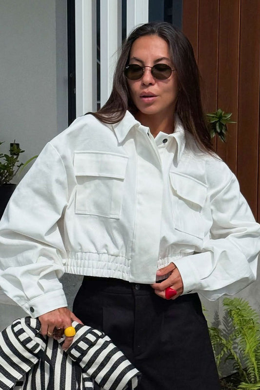 Kurze Jacke mit Retro-Kragen