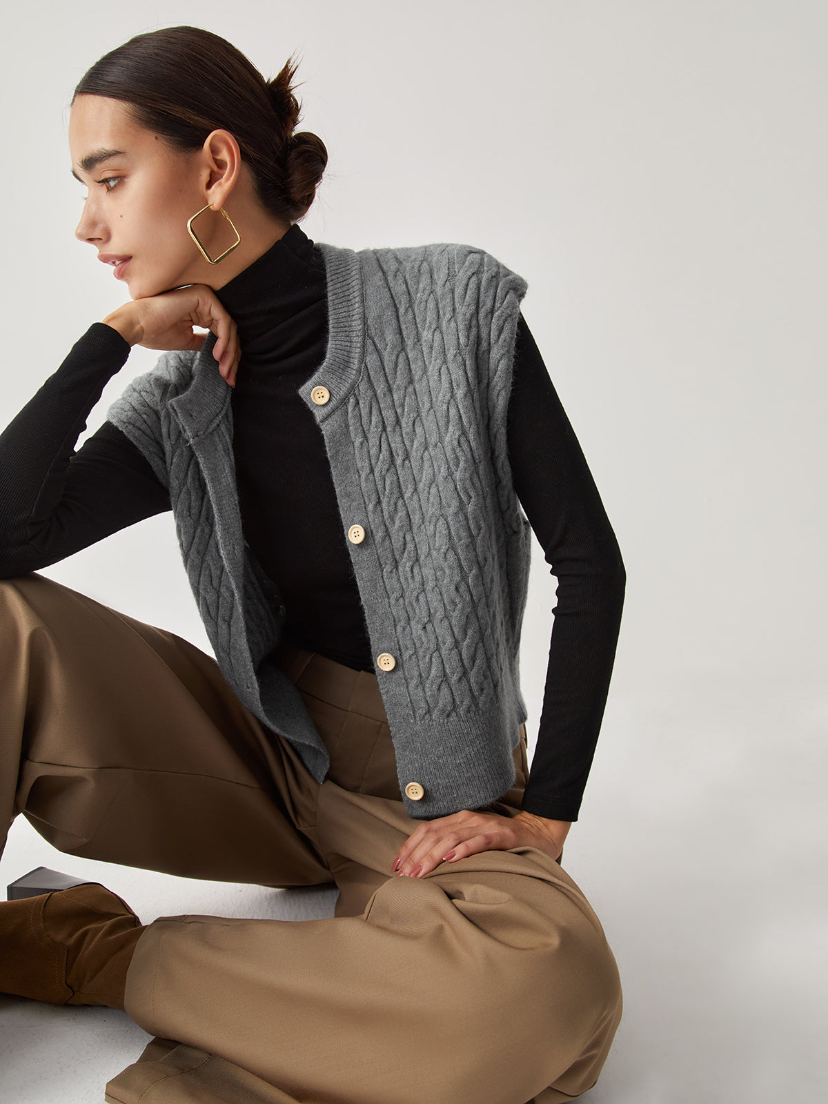 Cable Knit Graceful Button Down Vest Sweaters-L