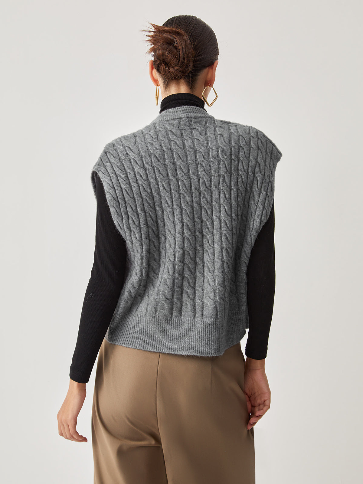 Cable Knit Graceful Button Down Vest Sweaters-L