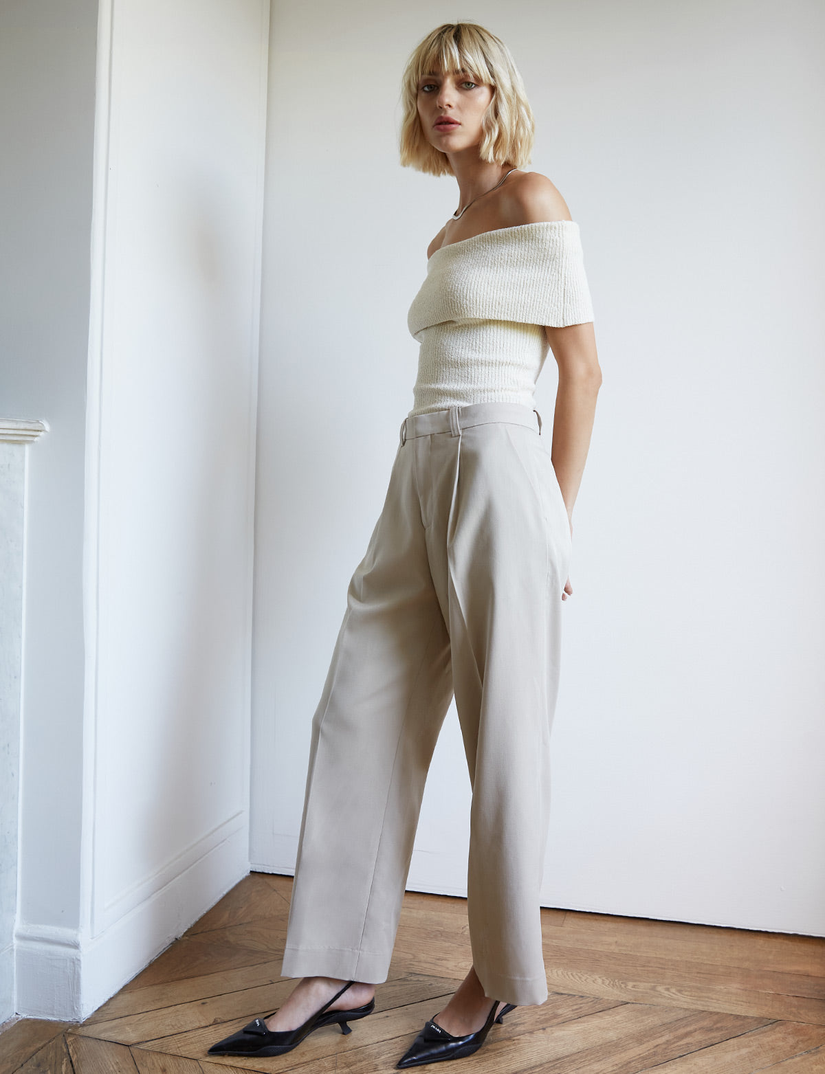 Creamy Off-Shoulder Graceful Knit Top Sweaters-L
