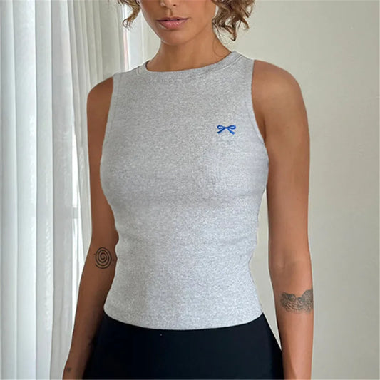 Crop Top aus Strick mit Schleifenstickerei