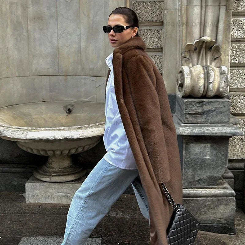 Neo Mint Luxury Mink Crystal Hook Coat brown / S