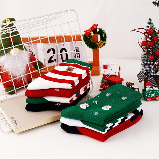 Niedliche gestreifte Socken bis zur Wade