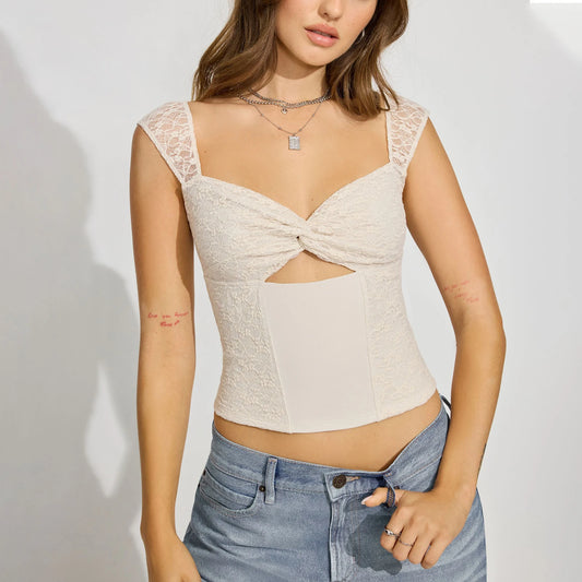 Crop Top mit Blumenmuster und verdrehter Vorderseite