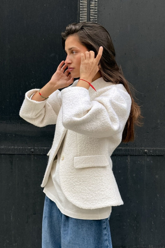 Dicke Wolljacke mit V-Ausschnitt